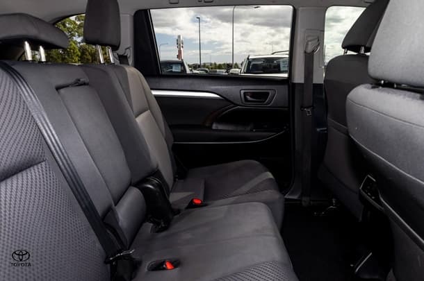 2017 Toyota KLUGER GX AWD image 10