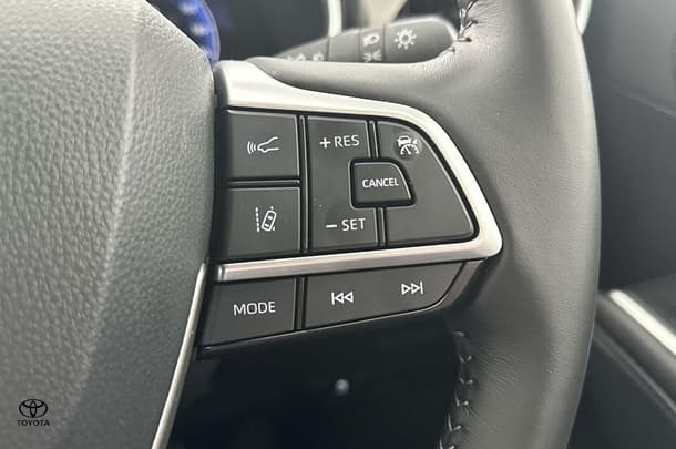 2024 Toyota Kluger Hybrid AWD GRANDE image 25