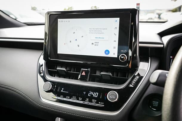 2024 Toyota Corolla Cross GX image 18