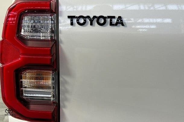 2024 Toyota Hilux GR-S image 8