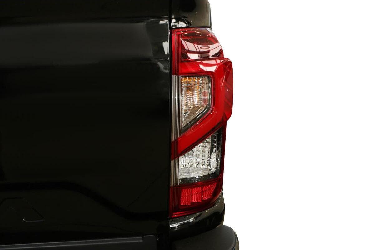2025 Nissan Navara ST-X D23 Manual 4x4 MY24 Dual Cab image 5