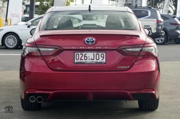 2023 Toyota Camry Hybrid SL image 5