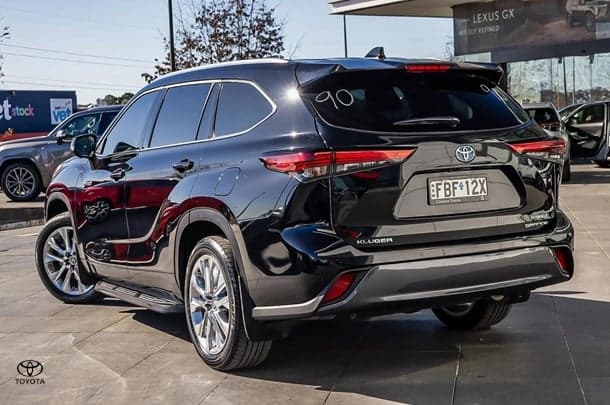 2022 Toyota Kluger Hybrid AWD GRANDE image 3