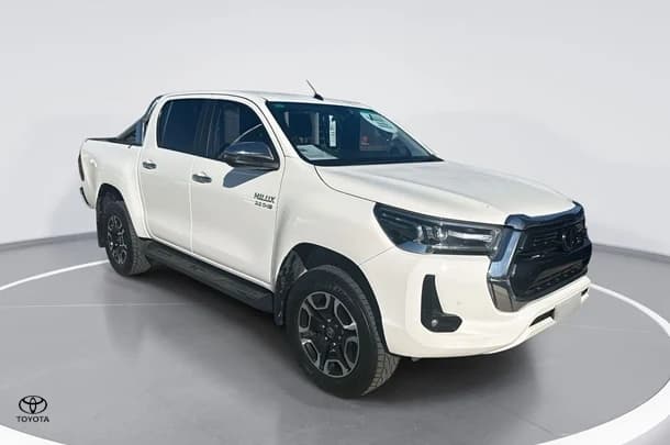 2020 Toyota Hilux SR5 image 1