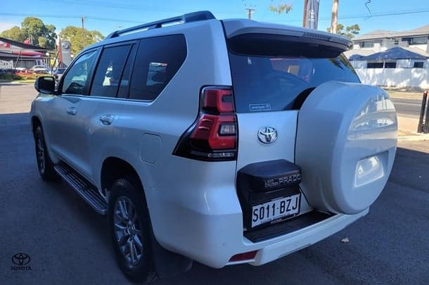 2019 Toyota Prado Kakadu image 3