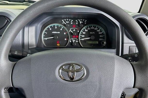 2022 Toyota LANDCRUISER MILITARY GXL image 4