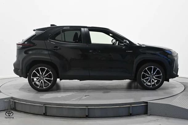 2022 Toyota Yaris Cross Hybrid GR-S image 4
