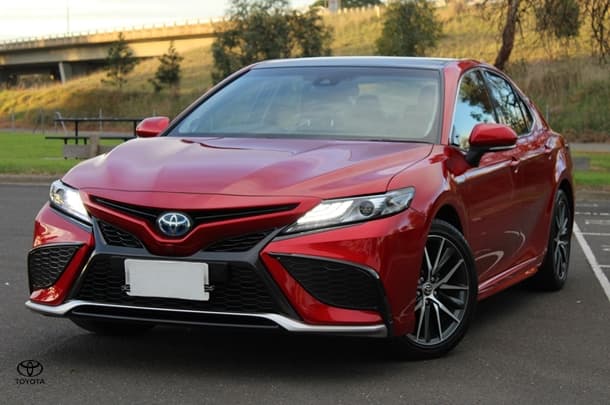 2023 Toyota Camry Hybrid SL image 7