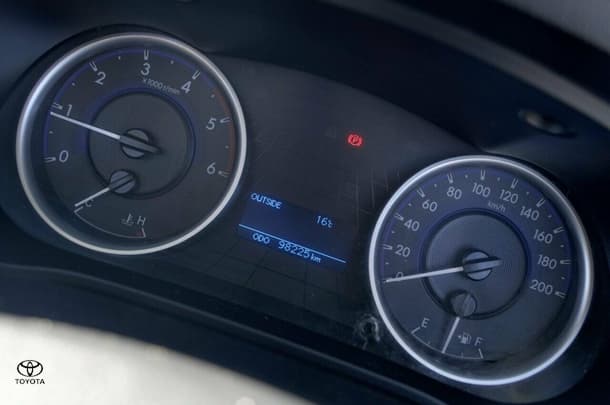 2017 Toyota HILUX SR image 11