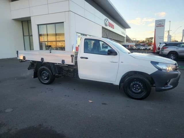 2020 Toyota Hilux Workmate image 2