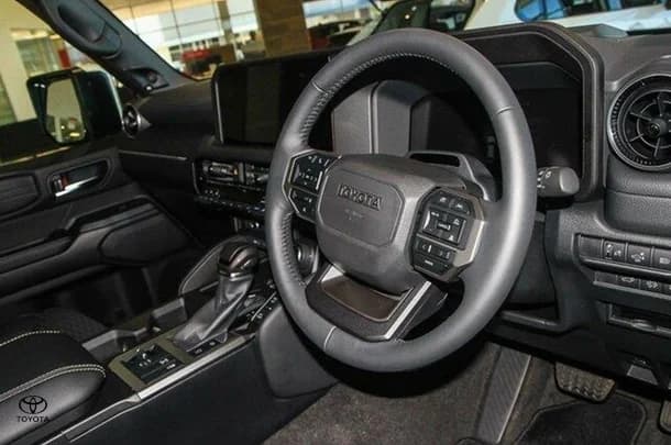 2024 Toyota Prado Kakadu image 6