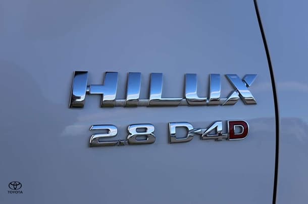 2023 Toyota Hilux 4x4 SR image 16