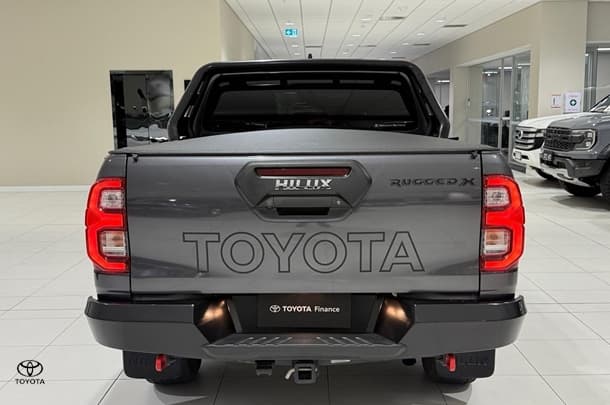 2022 Toyota Hilux 4x4 Rugged X image 9