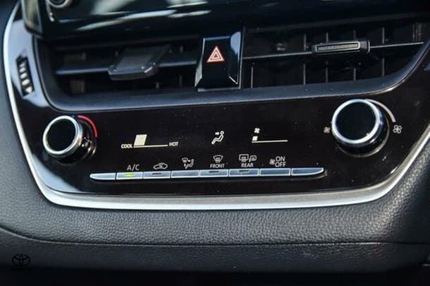 2018 Toyota COROLLA Ascent Sport image 19