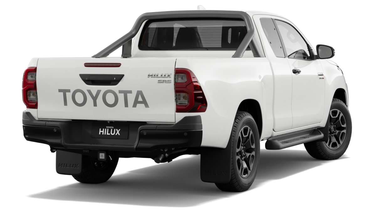 2024 Toyota HiLux 4x4 SR5 Extra-Cab Pick-up image 3