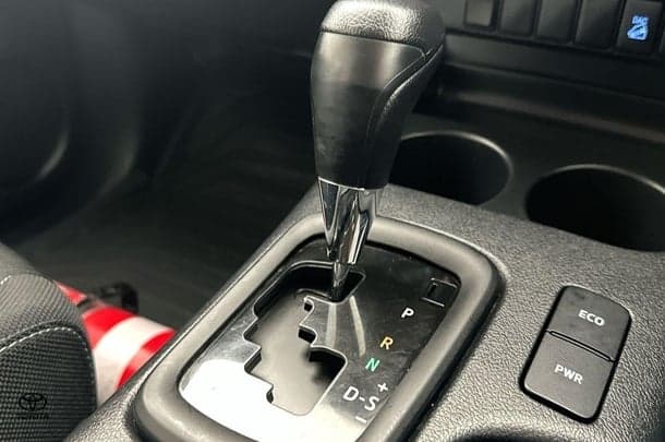 2022 Toyota Hilux SR image 22
