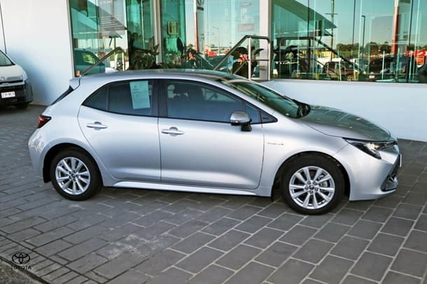 2024 Toyota Corolla Hatch Hybrid Ascent Sport image 7