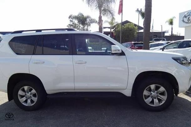 2023 Toyota Landcruiser Prado GXL image 3