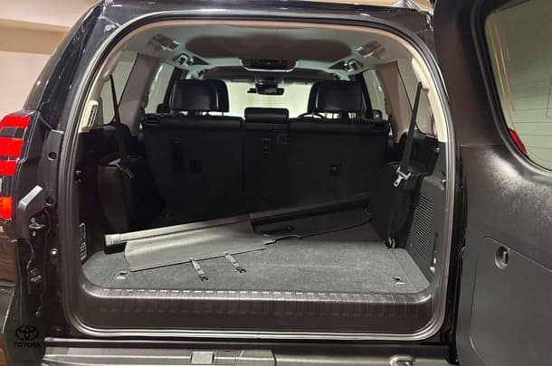 2021 Toyota Prado Kakadu image 14
