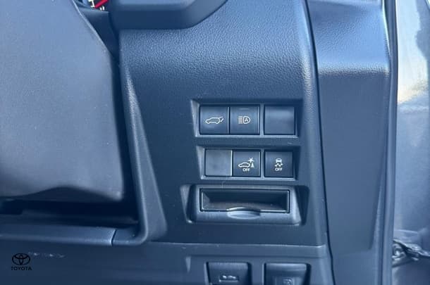 2021 Toyota Landcruiser GR-S image 22