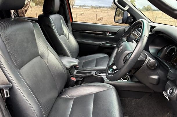 2018 Toyota HILUX Rugged X image 24