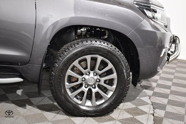 2019 Toyota Prado VX image 19