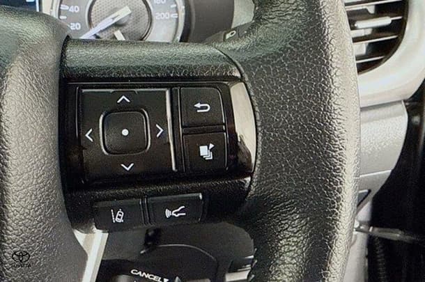 2022 Toyota Hilux SR5 image 18