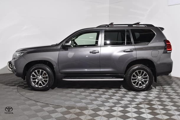 2019 Toyota Prado VX image 12