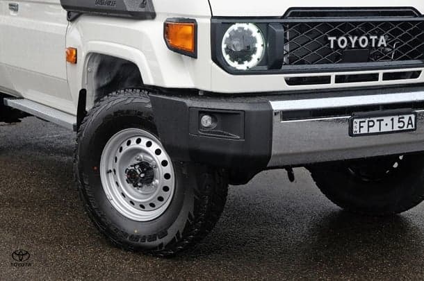 2025 Toyota LC MILITARY GXL image 6