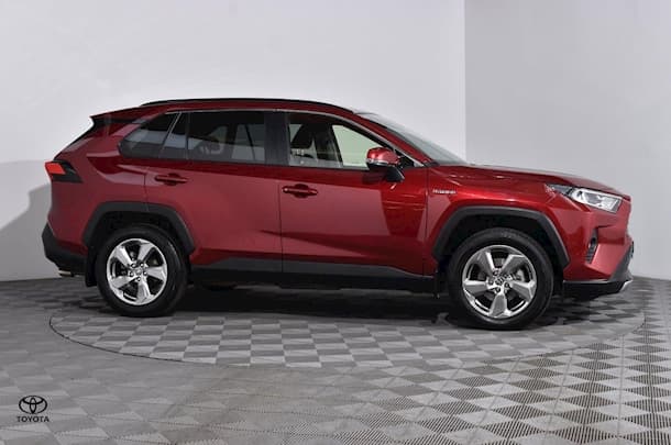 2021 Toyota RAV4 GXL image 10