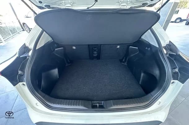 2022 Toyota Yaris Cross Hybrid GX image 14