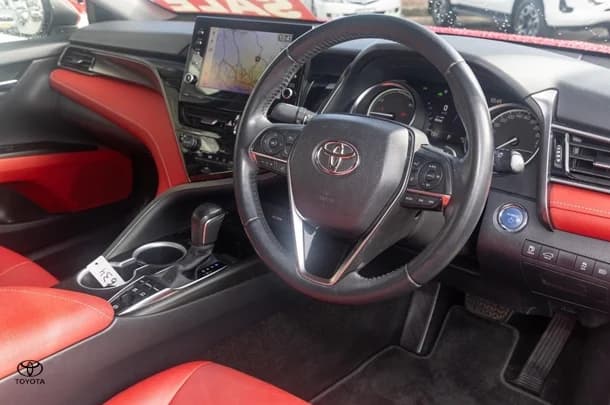 2021 Toyota Camry Hybrid SX image 7