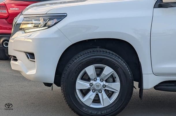2021 Toyota Prado GXL image 13