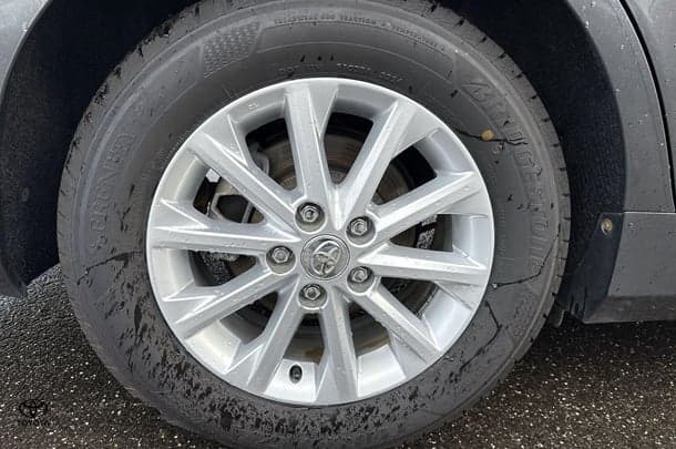 2016 Toyota CAMRY Altise image 10
