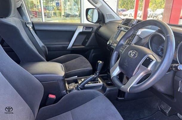 2016 Toyota Prado GXL image 8