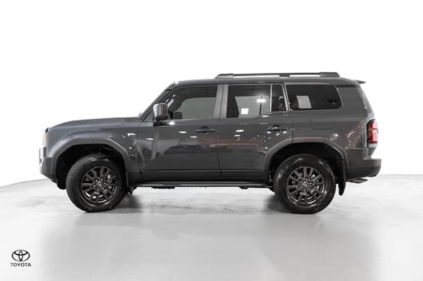 2024 Toyota Prado GXL image 9