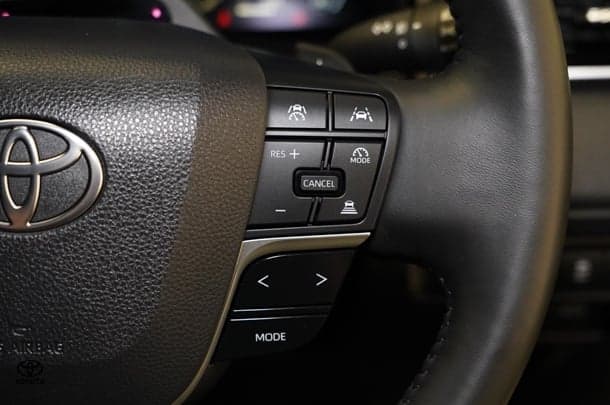 2024 Toyota Camry Hybrid SL image 12
