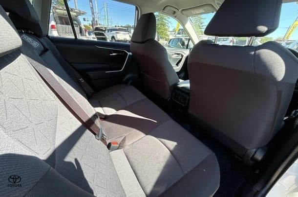 2021 Toyota RAV4 GXL-2WD image 12