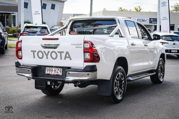 2023 Toyota HILUX SR5 image 8