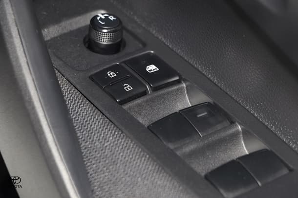 2024 Toyota Corolla Sedan Hybrid Ascent Sport image 17
