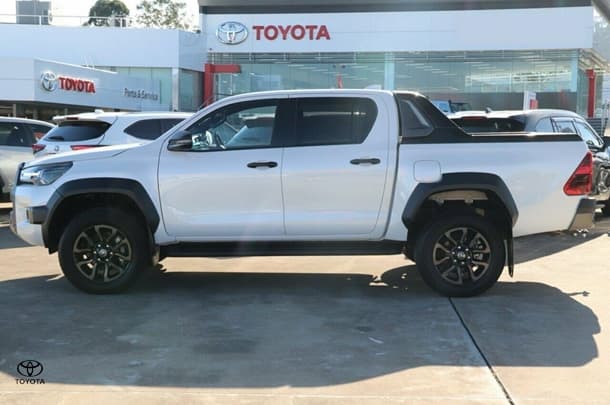 2024 Toyota Hilux 4x4 Rogue image 16