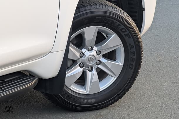 2021 Toyota Prado GXL image 11