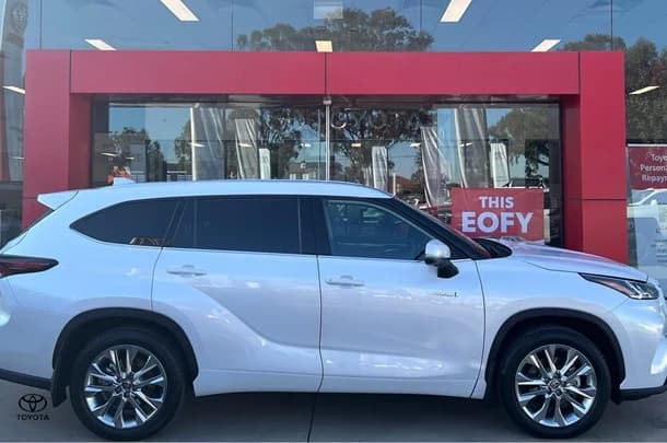 2024 Toyota Kluger Grande image 1