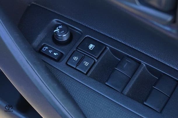 2024 Toyota Corolla Hatch Hybrid Ascent Sport image 15