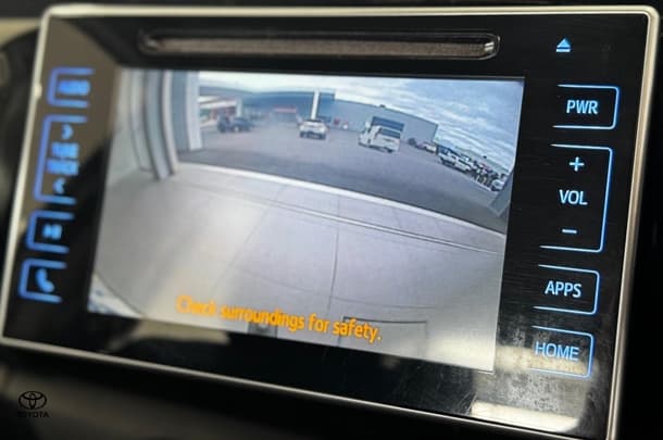 2020 Toyota Hilux SR image 25