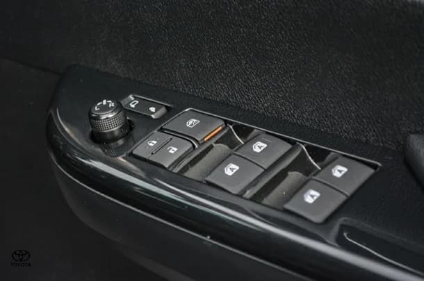 2023 Toyota Hilux 4x4 Rogue image 14