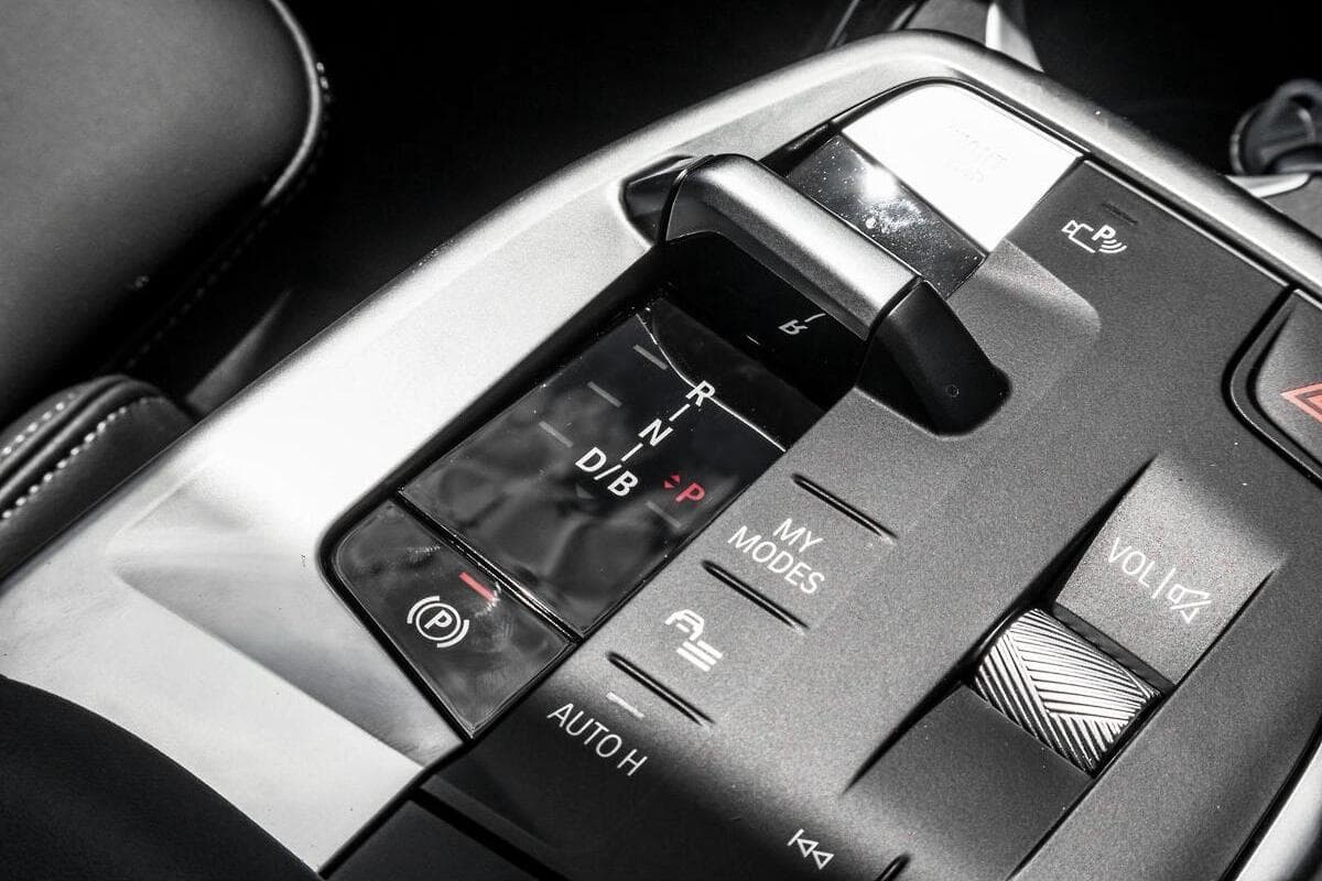 2025 BMW iX2 xDrive30 M Sport U10 Auto AWD image 14