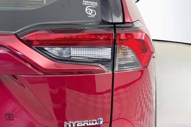 2023 Toyota Rav4 Hybrid GX image 9