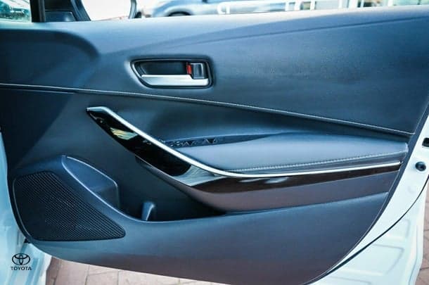 2023 Toyota Corolla Hatch Hybrid ZR image 13