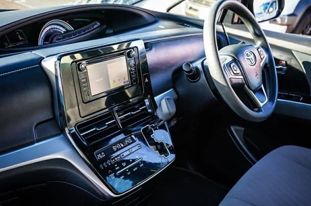 2019 Toyota Tarago GLi image 21